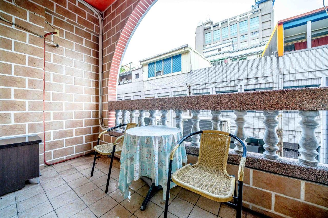 樂哈哈羅東夜市親子民宿 羅東鎮 エクステリア 写真